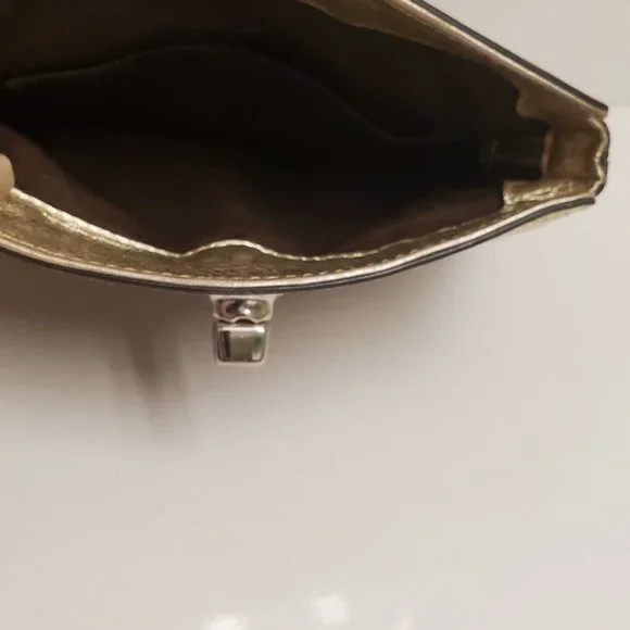 COACH SMALL HANDBSG  WALLET WITH STRAP - Picture 5 of 8